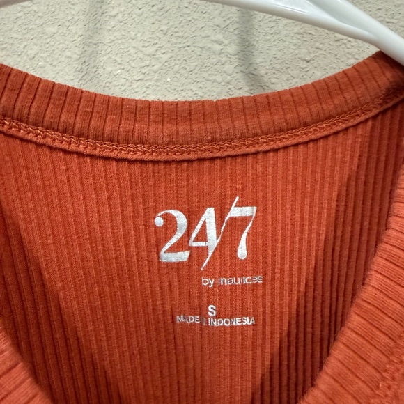 24/7 Rust Ribbed Dress - Picture 2 of 3